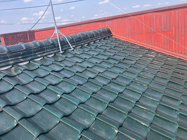 前面の壁が立ち上がっている